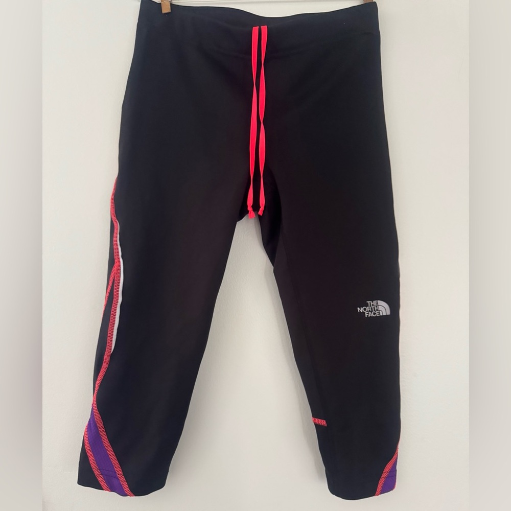The North Face VaporWick Capri Leggings Black Hot Pink Women’s Small